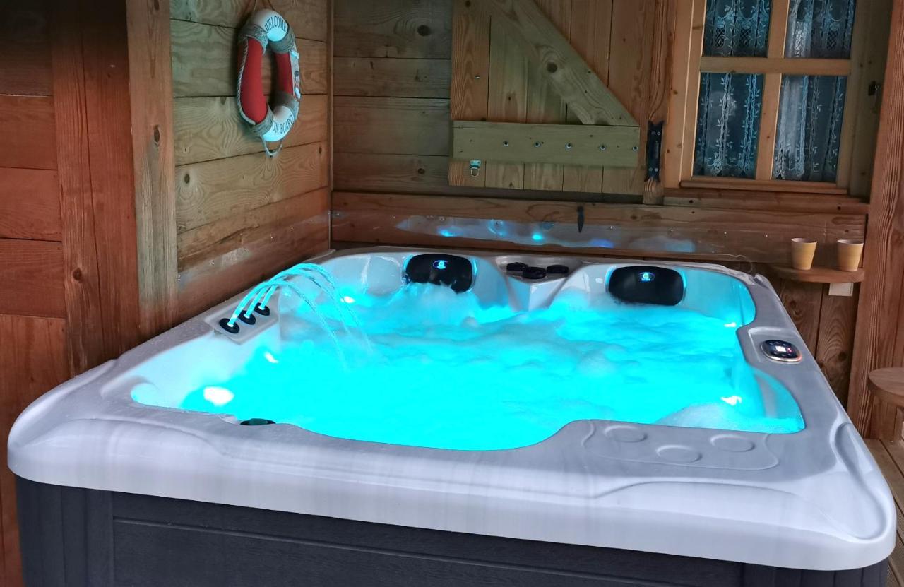 Au Petit Chalet Avec Son Spa - Escapade En Amoureux ! Cruet Exterior foto